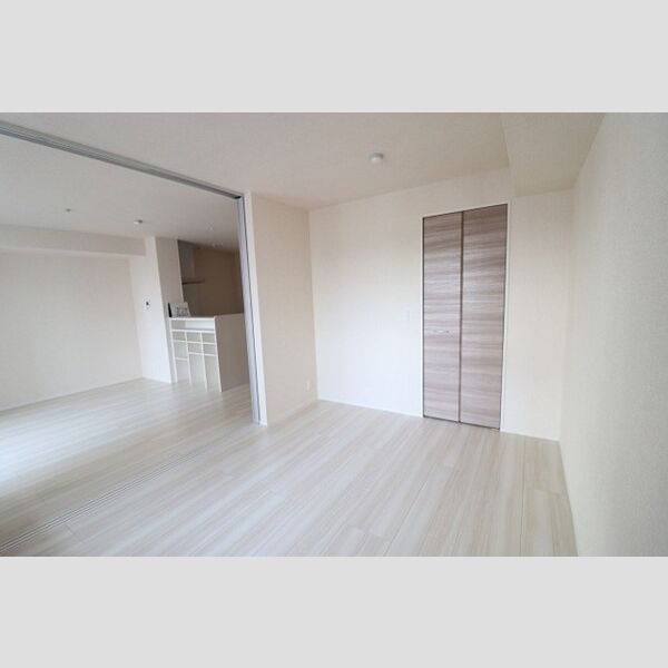 ファミリア　エテルナ105号室 洋室　6帖