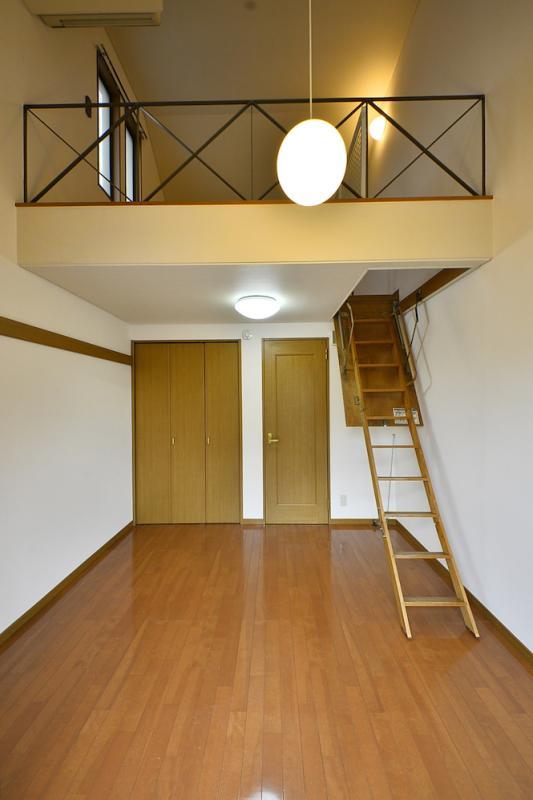 レクエルド烏山2階 玄関