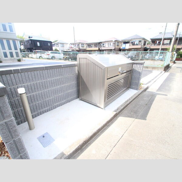 イーレクスN 敷地内ゴミ置き場