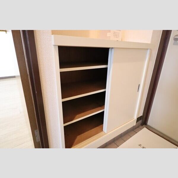 ジョウエイ別府203号室 シューズボックス