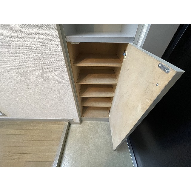 パーソネージュ目黒不動前第１0305号室 シューズボックス