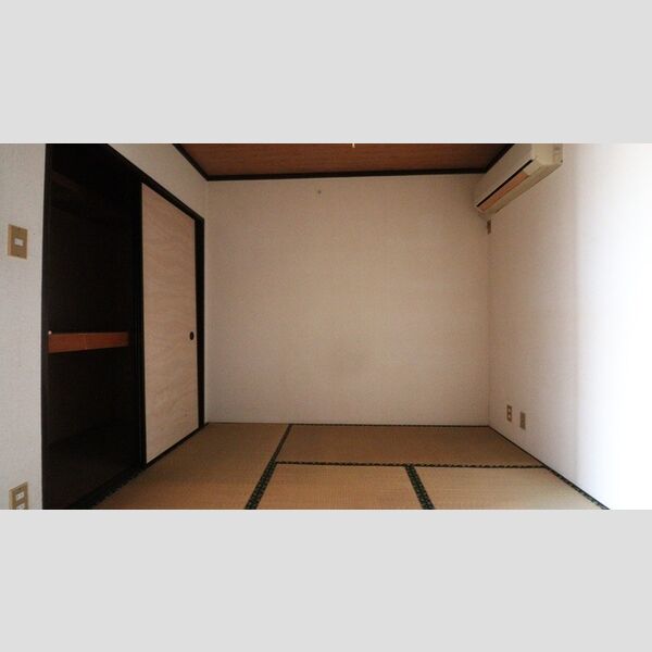 ジュネスヨシカワ205号室 ★物入れ★