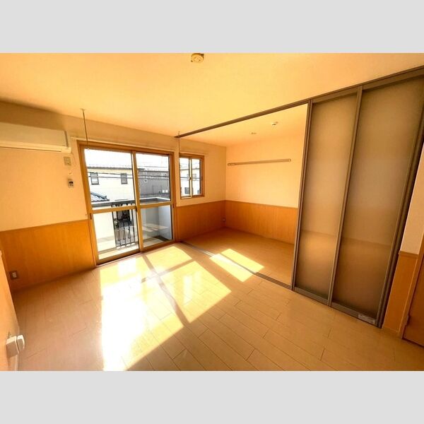 グランメール・M201号室 LDKから洋室