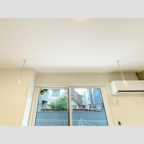 セレスティア興野102号室 室内物干し