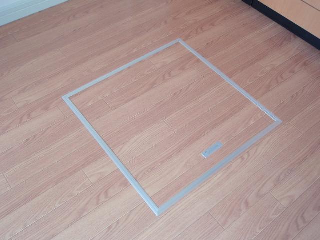 メゾン・ド・ソレイユ 床下収納