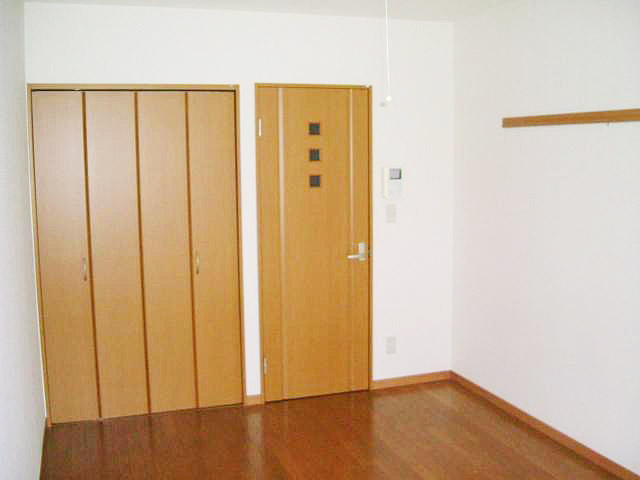 レオミノール明神町 収納