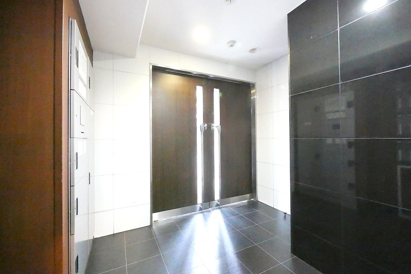 ＡＸＡＳ－ＡＺＥＳＴ王子 外観