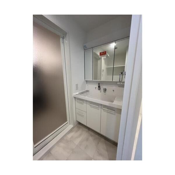 TAZ　Building 洗面