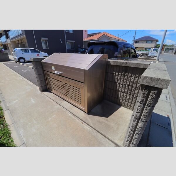 ウィステリア305号室 ゴミストッカー