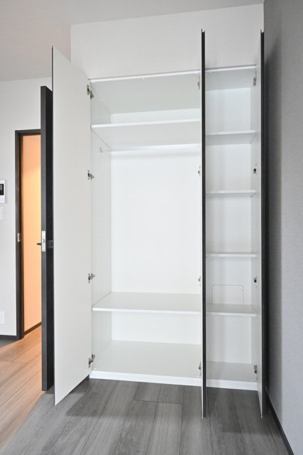 ＧＲＡＮＳＩＴＥ　ＮＡＫＡＭＥＧＵＲＯ7階 クローゼット・収納