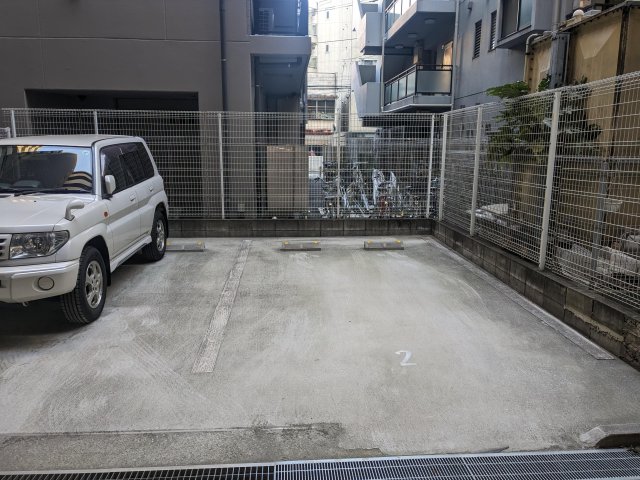 シャルマン鶴見市場702号室 駐車場