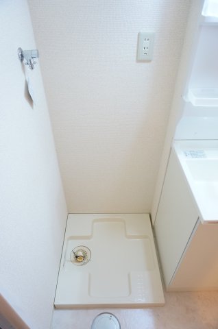 グランプラス0308号室 室内洗濯機置場　※現況優先