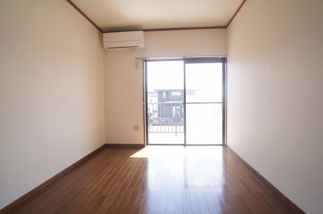 ビラ高品0105号室 同タイプのお部屋になります。