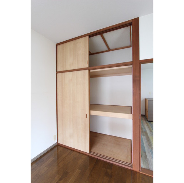 ジュエルハウス201号室 押入