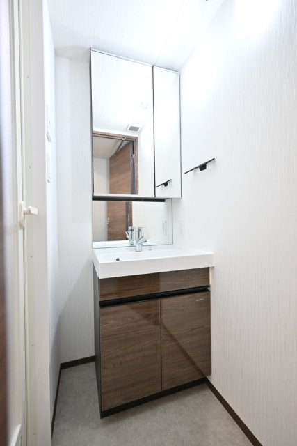 ＧＲＡＮＳＩＴＥ　ＮＡＫＡＭＥＧＵＲＯ8階 洗面