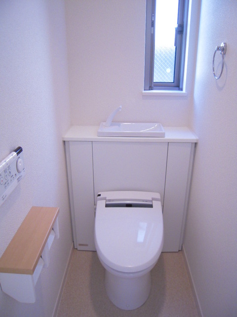 らぴす トイレの中にも窓があります♪