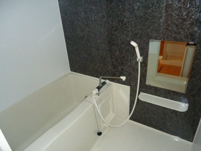 ハッピートモロー バス