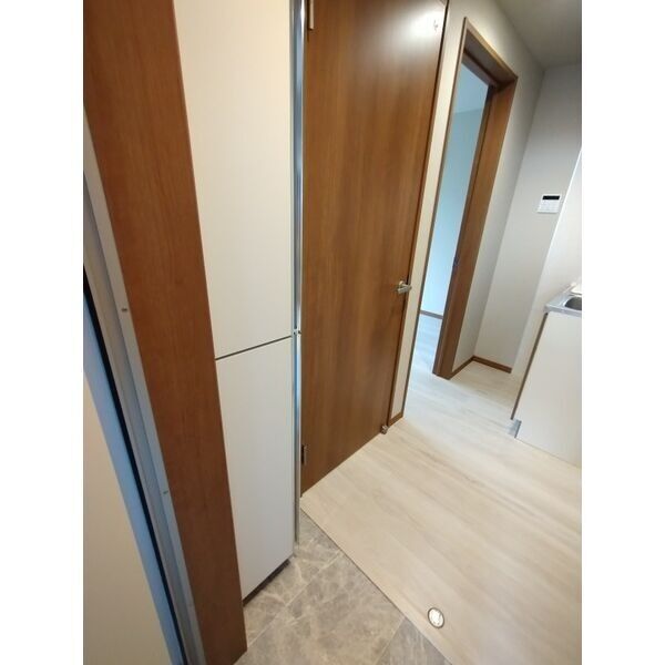 Ambition古千谷本町303号室 玄関