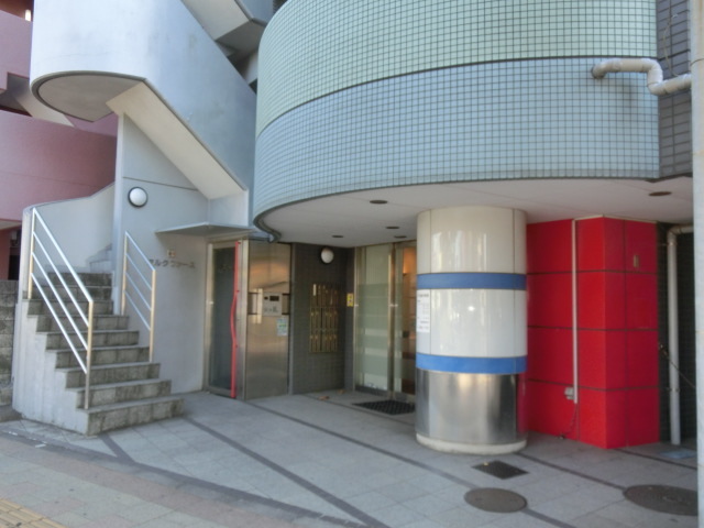 アルクファース3階 エントランス