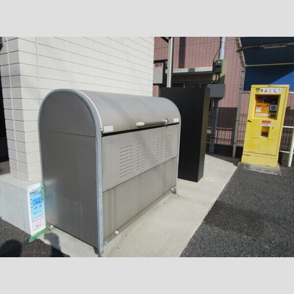 サザンクロスハイム 入居者様専用ゴミストッカー
