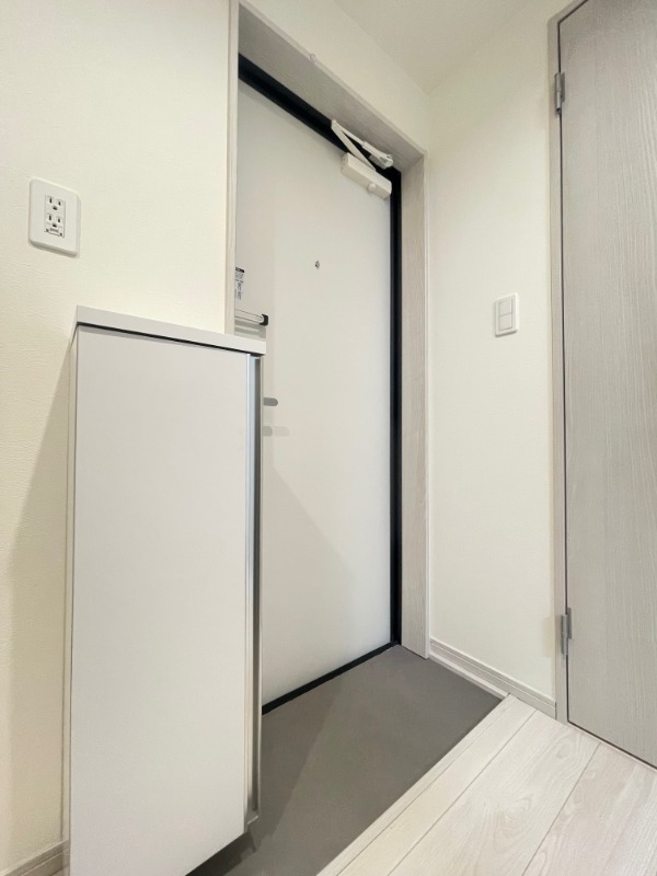 グランヴィラ七里2階 玄関