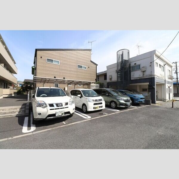 イリオス 駐車場