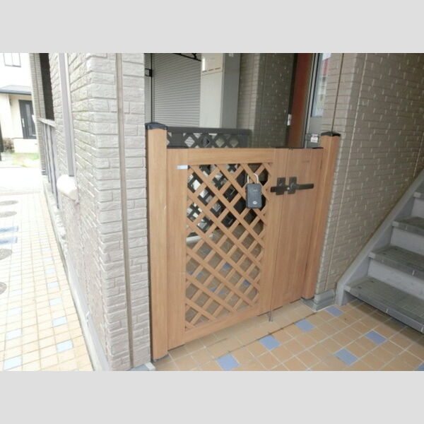 アンソレイエ101号室 エントランス