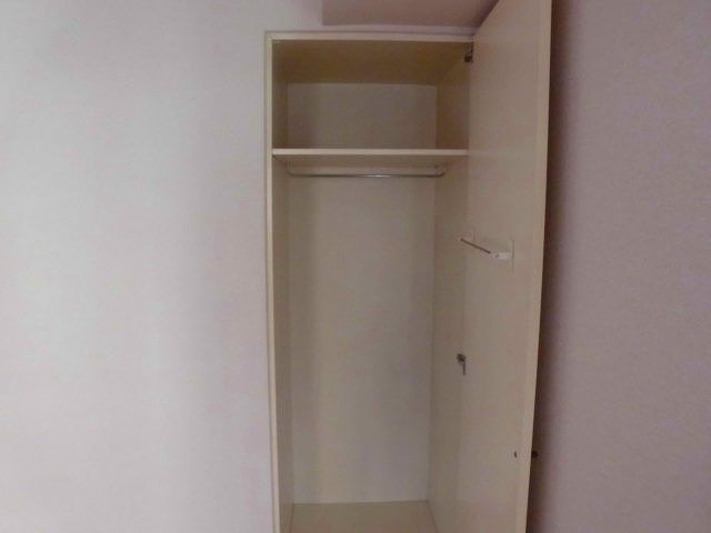 ナイスアーバン横濱駅東館3階 クローゼット