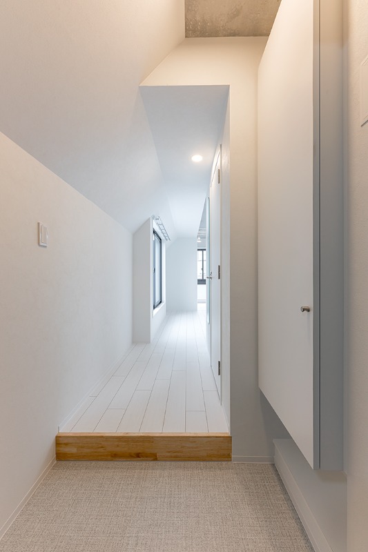 Fons Lucis Izumi4階 玄関