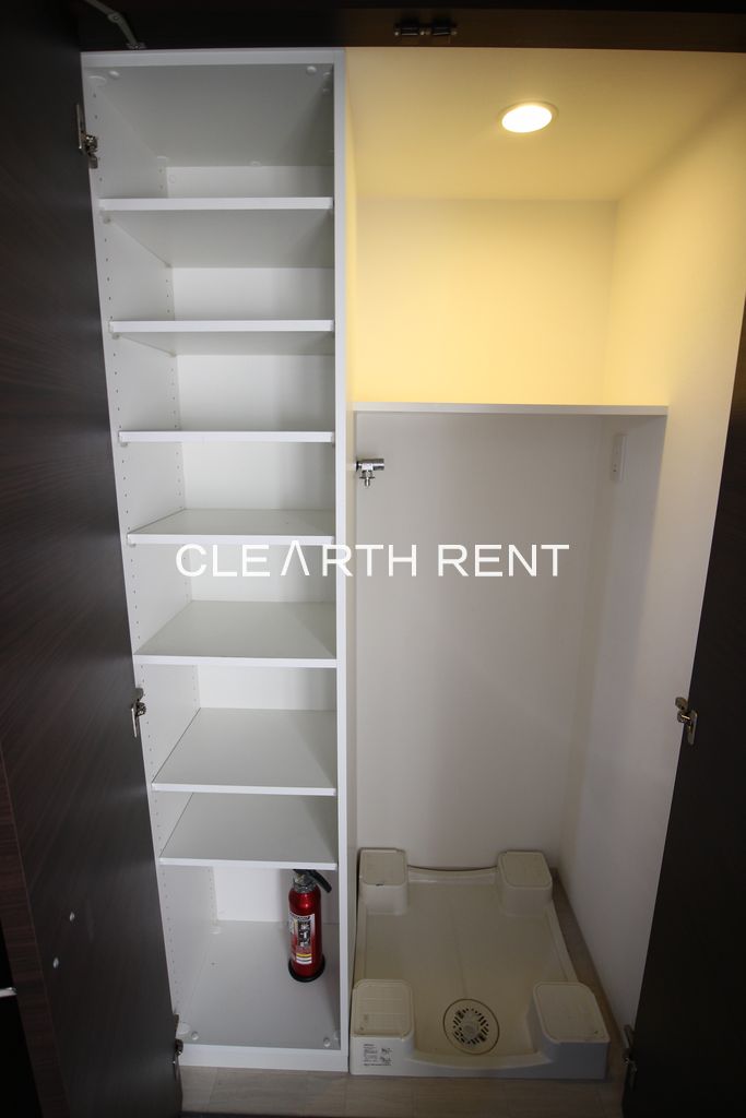 コンシェリア新橋 ＭＡＳＴＥＲ’Ｓ ＶＩＬＬＡ シューズボックス/扉付洗濯機置き場