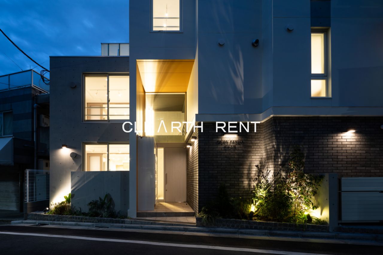 ＧＲＡＮ ＰＡＳＥＯ 池尻大橋2階 夜間はライトアップされ一層おしゃれな雰囲気