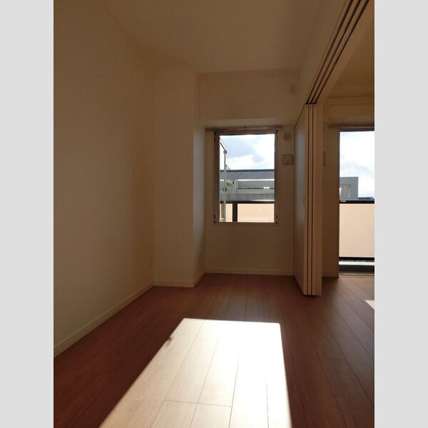 YamazakiSekiyuBLD901号室 引戸を開けた状態の居室です♪