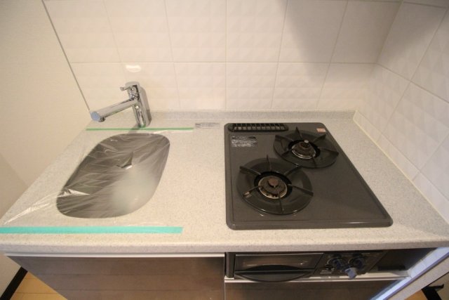 セルカディア石神井台 システムキッチン（2口ガスコンロ・グリル付）