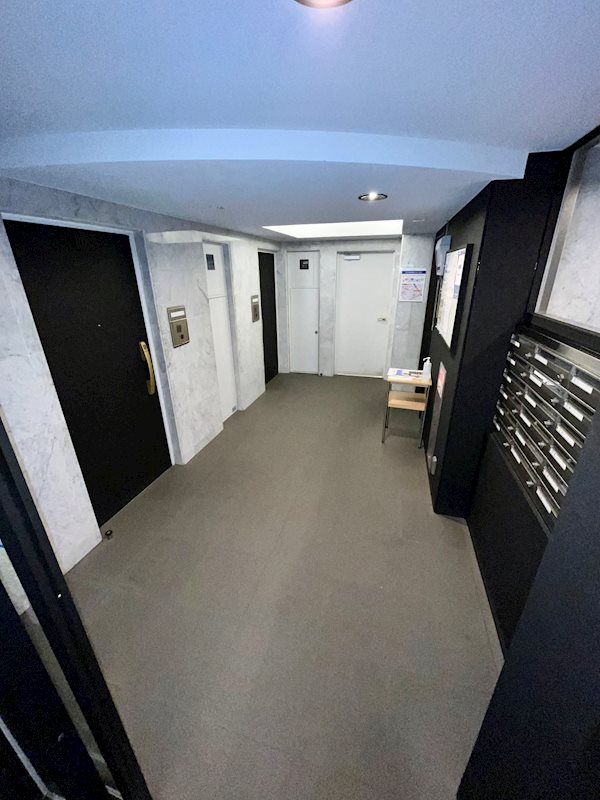 レジディア日本橋人形町5階 エントランス