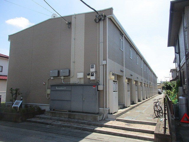 レオパレスかんな 外観