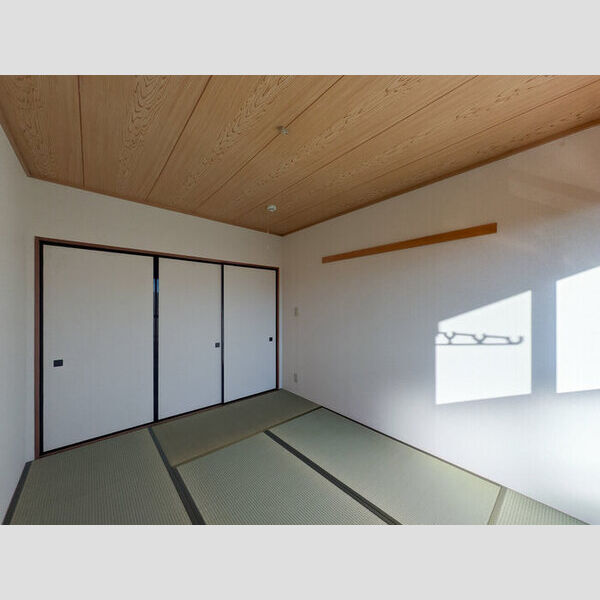 フレグランスサエラ201号室 和室