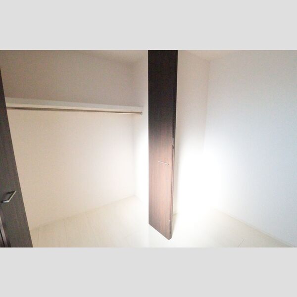 ウィステリア クローゼット(洋室5.2帖)