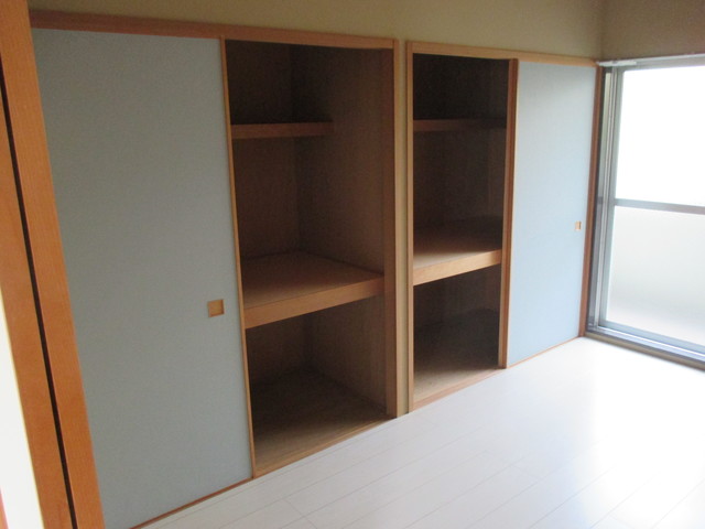 湘南鵠沼海岸リラホーム0105号室 収納