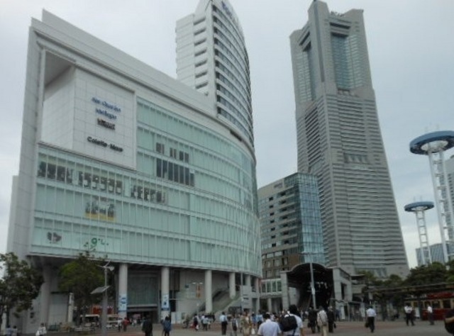 グランド・ガーラ桜木町駅前 【ショッピングセンター】コレットマートまで350ｍ