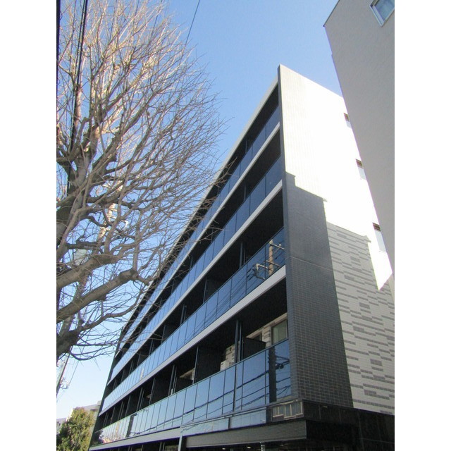 ロアール横浜十日市場3階 外観