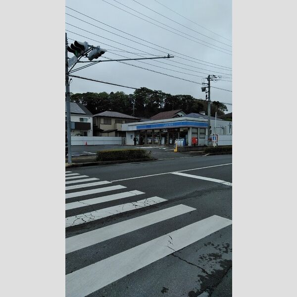 フルール・ド・スリジェⅢ ローソン佐倉鏑木1丁目店　258m