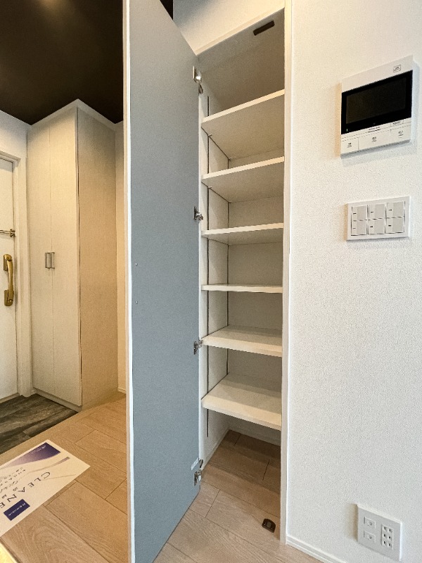 レジディア横濱馬車道7階 収納