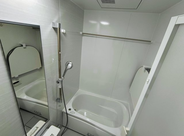 テラス新江古田1A号室 追い炊き機能、浴室乾燥機付き