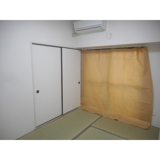 ロイヤルフラット野毛山壱番館 寝室