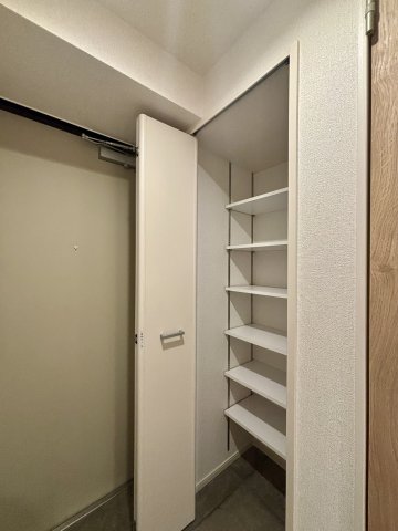 エルファーロ駒沢公園Ⅰ0202号室 玄関