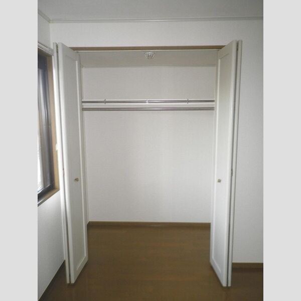 メゾンソレーユ 洋室収納