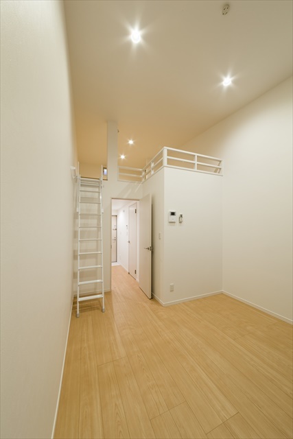 ルーチェ2階 ネット無料　角部屋