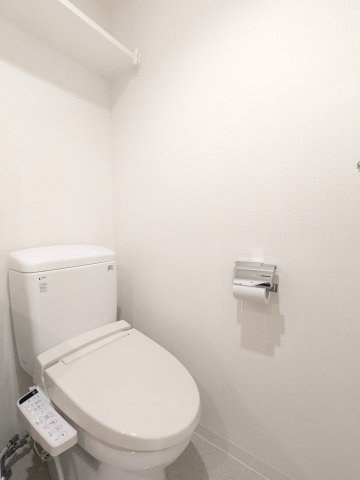 ガーデン豊玉205号室 トイレ