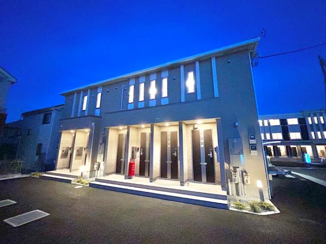 プルトワ 外観写真（夜）