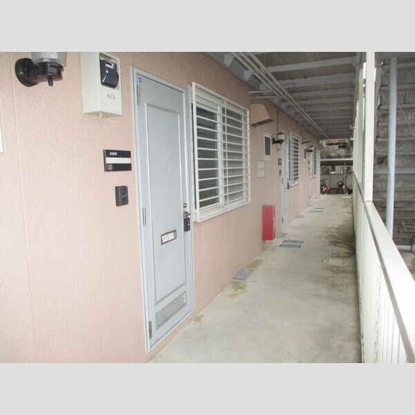 メゾンサンク 玄関